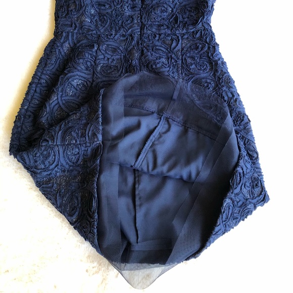 BCBG MAXAZRIA DRESS. - Picture 5 of 10